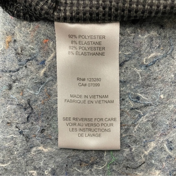 Travis Mathew Shirt Size Large - Picture 8 of 9